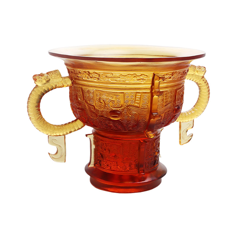 Tripod Cina dengan pemegang telinga naga dan corak duri