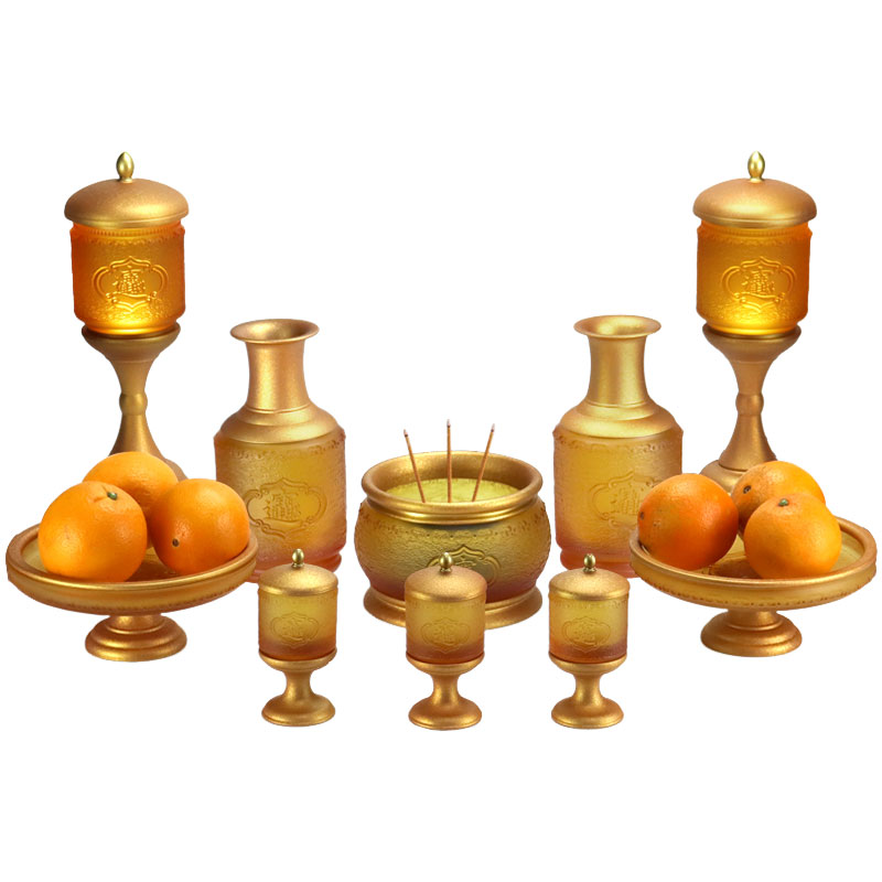 Persembahan kaca untuk kuil Buddha untuk membawa kekayaan dan harta karun