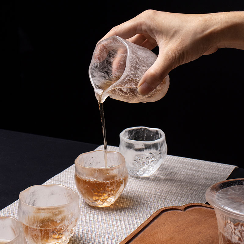 Set Cawan Teh Jelas Dengan Tudung