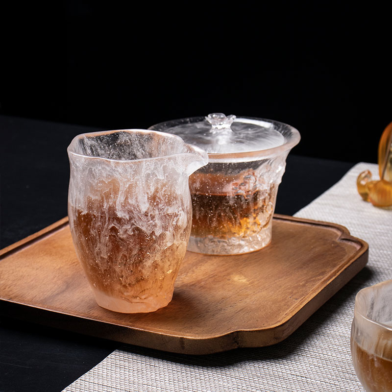 Set Cawan Teh Jelas Dengan Tudung