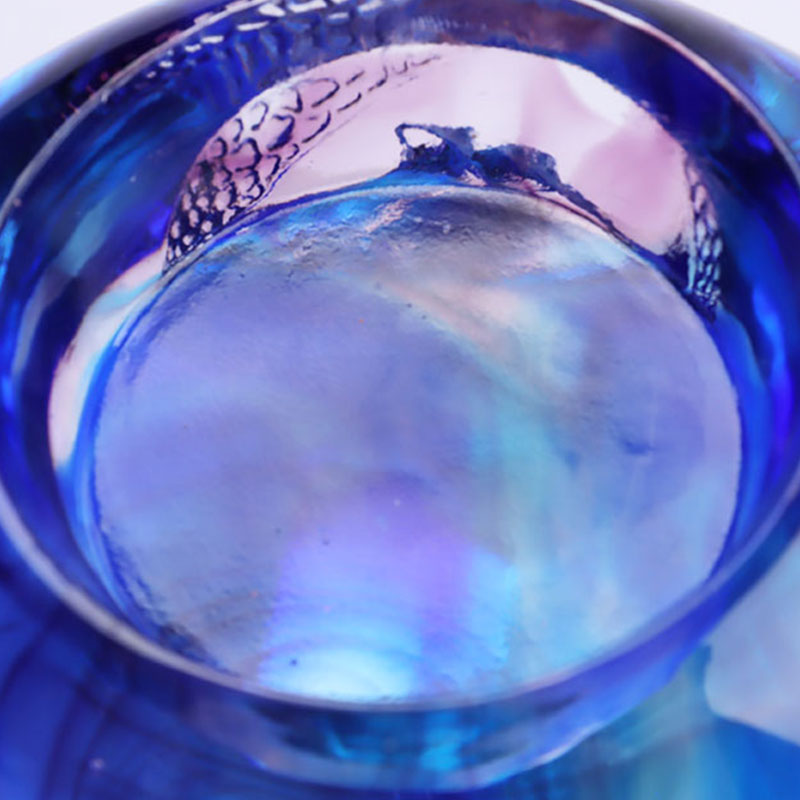 Tempat Lilin berukir kristal sayu berwarna biru