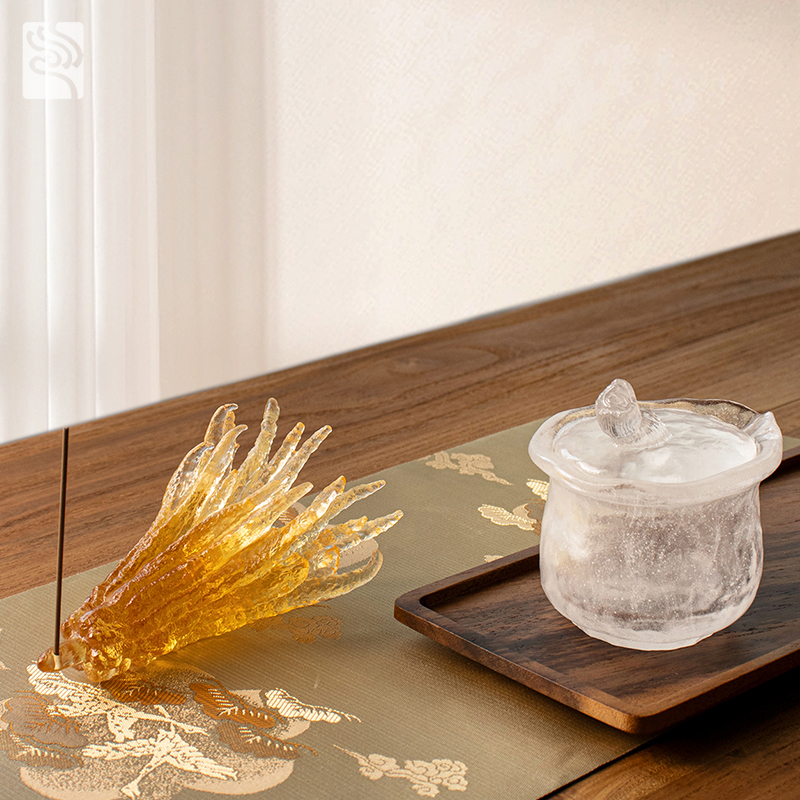 Pemegang kemenyan kaca berwarna emas berbentuk tangan