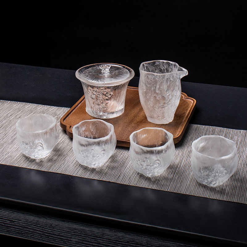 Set Cawan Teh Jelas Dengan Tudung