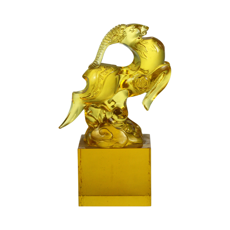 Meterai kristal kaca berbentuk biri-biri telus emas