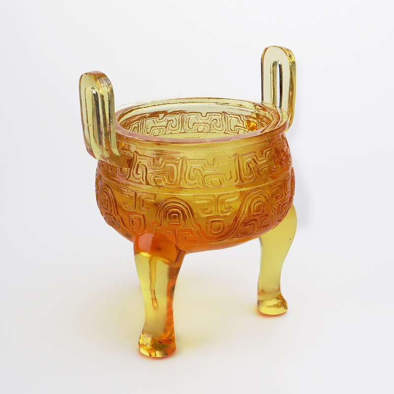 Hiasan tripod sayu berwarna emas