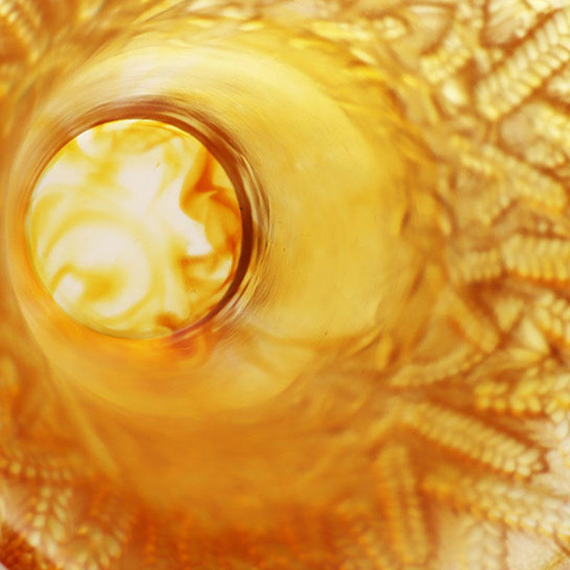 Pasu Kaca Amber Timbul dengan telinga Gandum